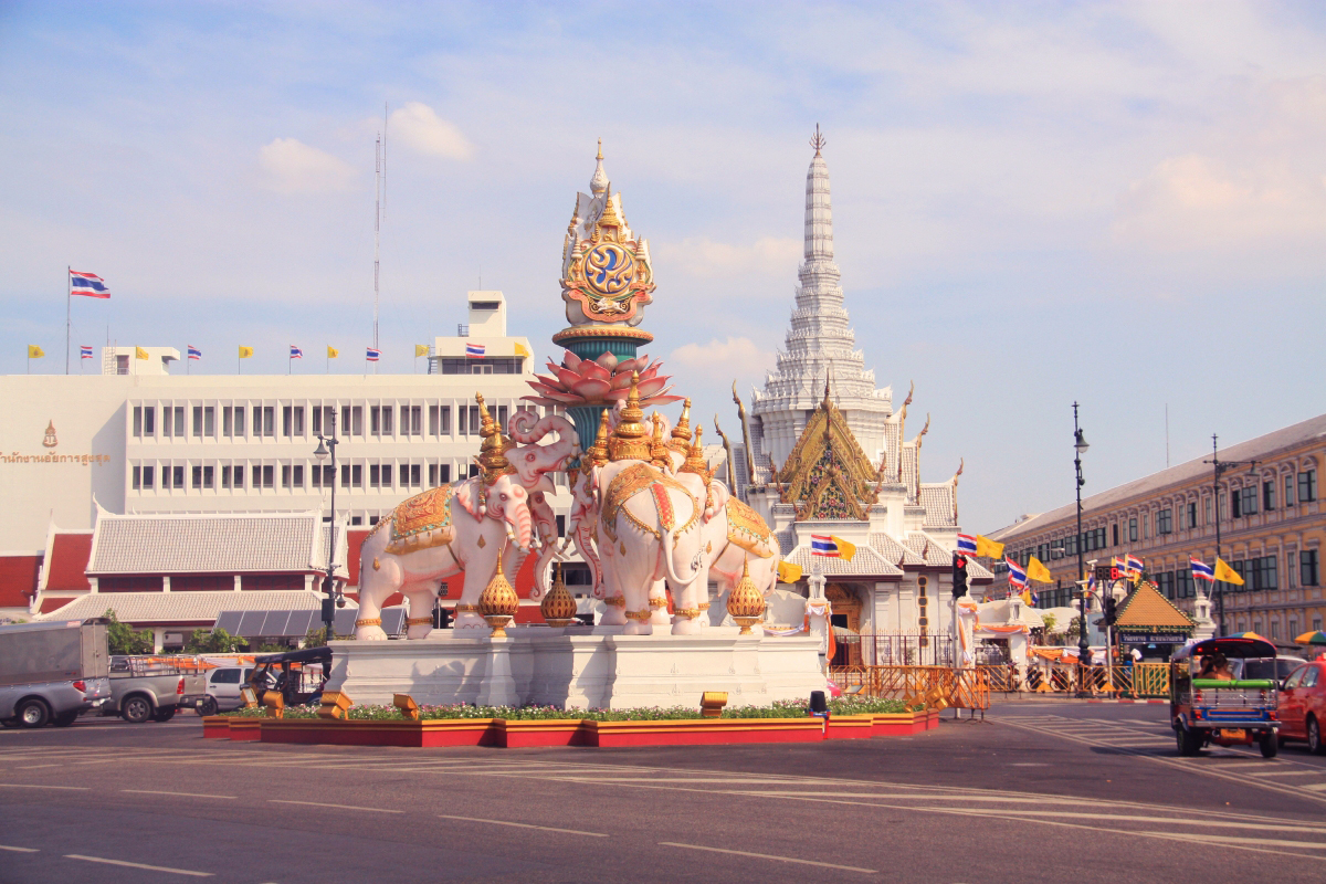 den-tho-linh-tru-bangkok